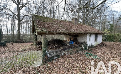 Castle for Sale in Houdan, Île-de-France, France