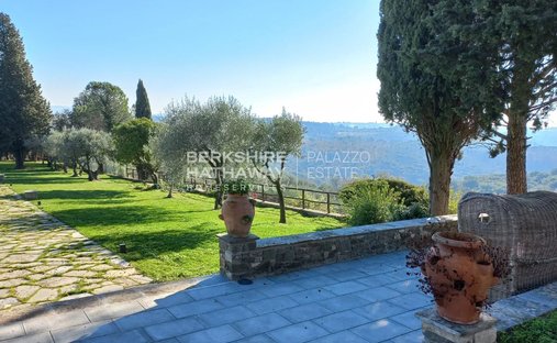 Castle for Sale in San Casciano In Val di Pesa, Tuscany, Italy