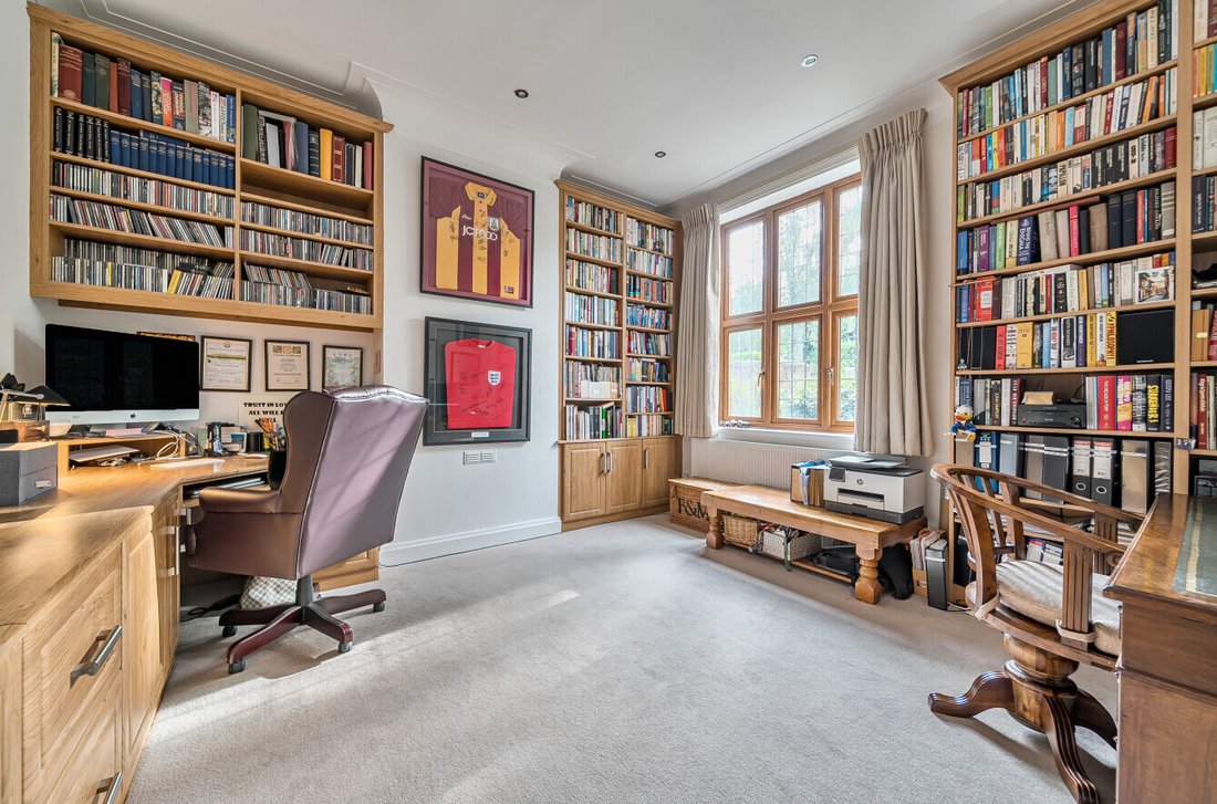 House in Radlett, Hertsmere, England 3 - 16825075
