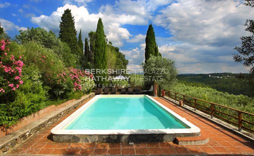 Castle for Sale in San Casciano In Val di Pesa, Tuscany, Italy
