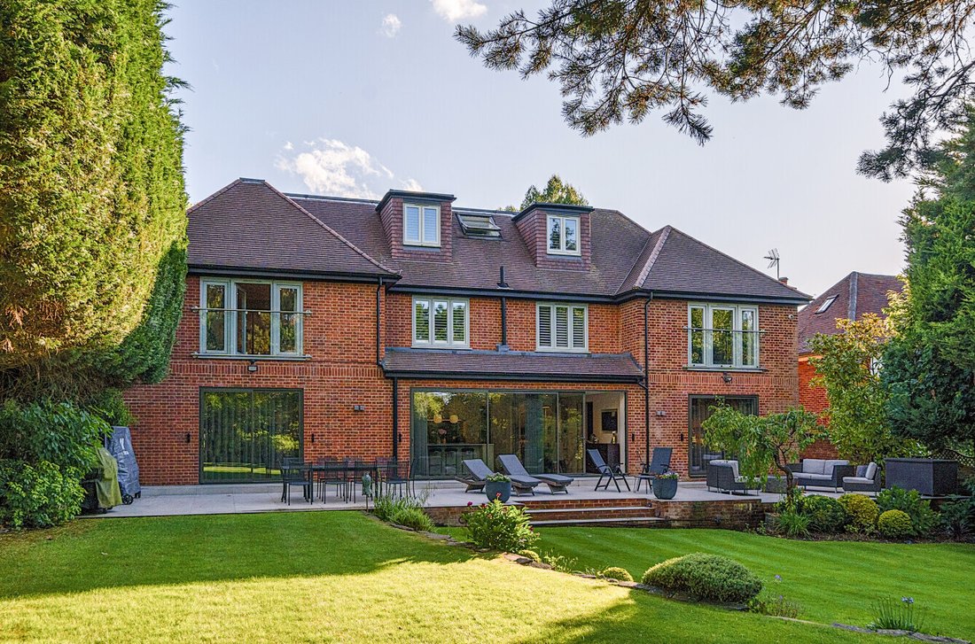 House in Barnet, England 5 - 16825092