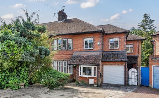 Haus in London Borough of Barnet, England 1