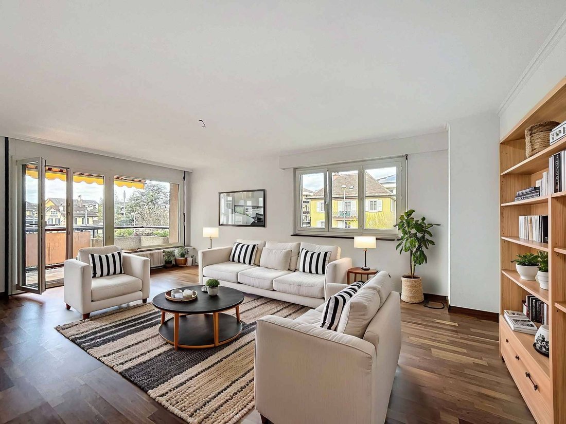 Appartement De 4,5 Pièces Avec Balcon Et Vue Dégagée