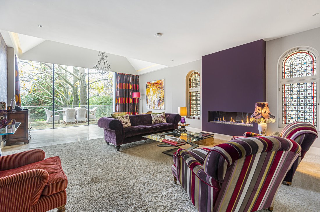 House in Elstree (Elstree and Borehamwood), Elstree, England 2 - 16825127