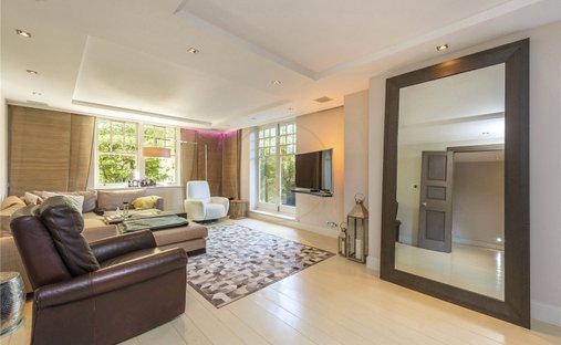 Apartment in Hampstead, Camden, England 1