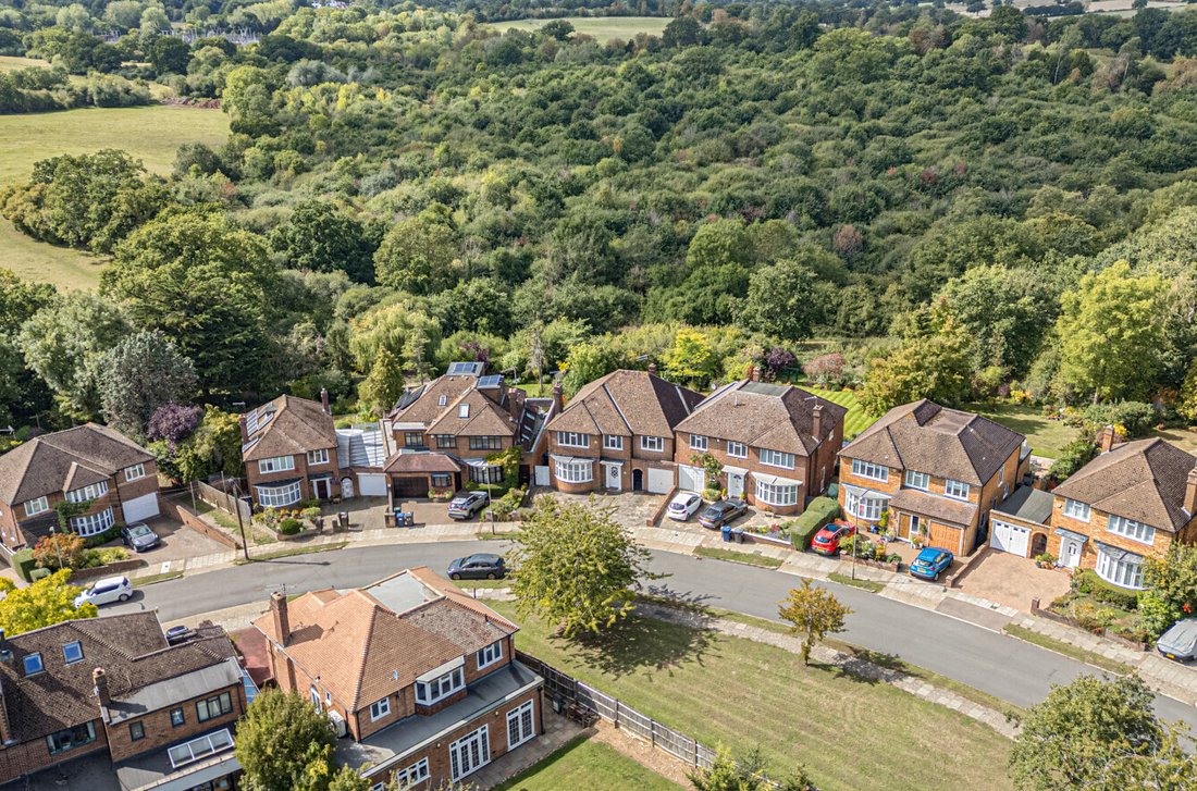 House in Barnet, England 5 - 16825188