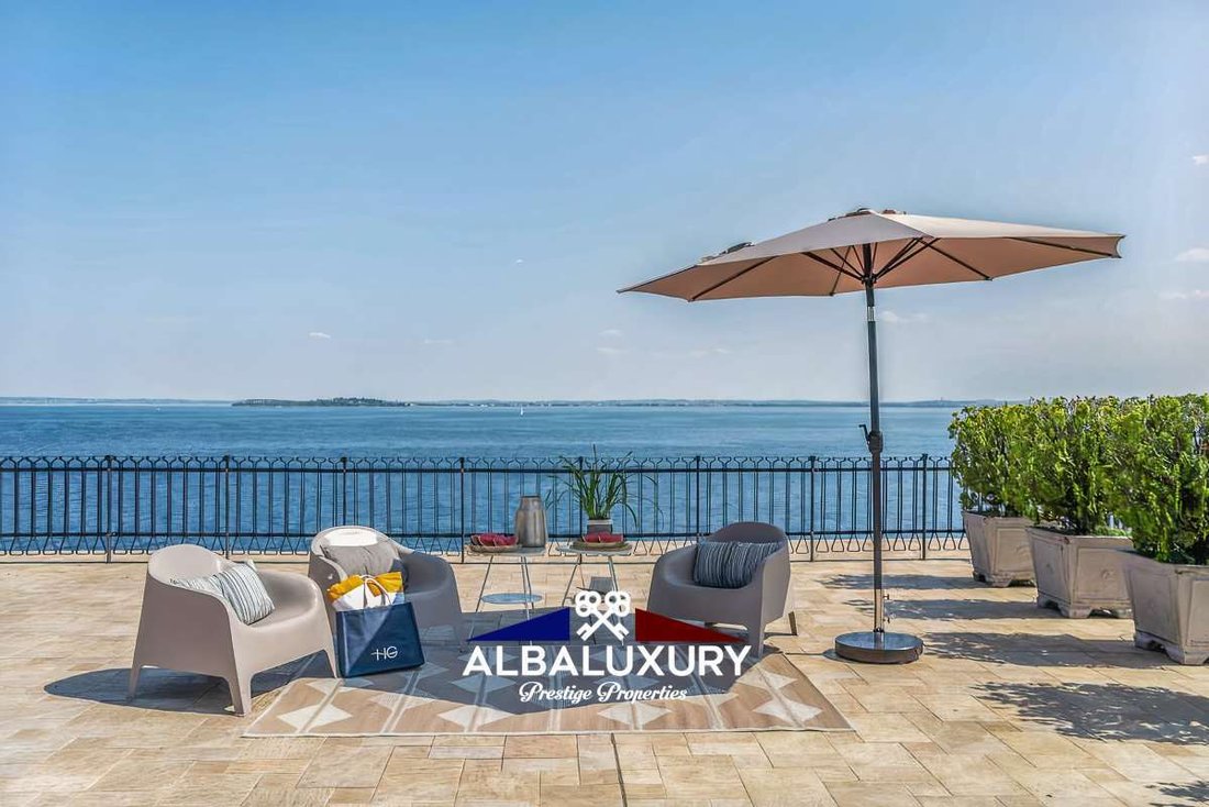Villa in Padenghe sul Garda, Lombardy, Italy 3 - 16826564