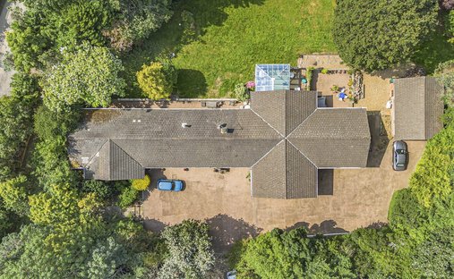 Bungalow in Arkley, Barnet, England 1