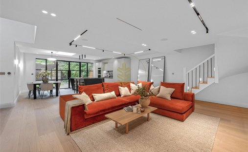 Apartment in Belsize Park, Camden, England 1