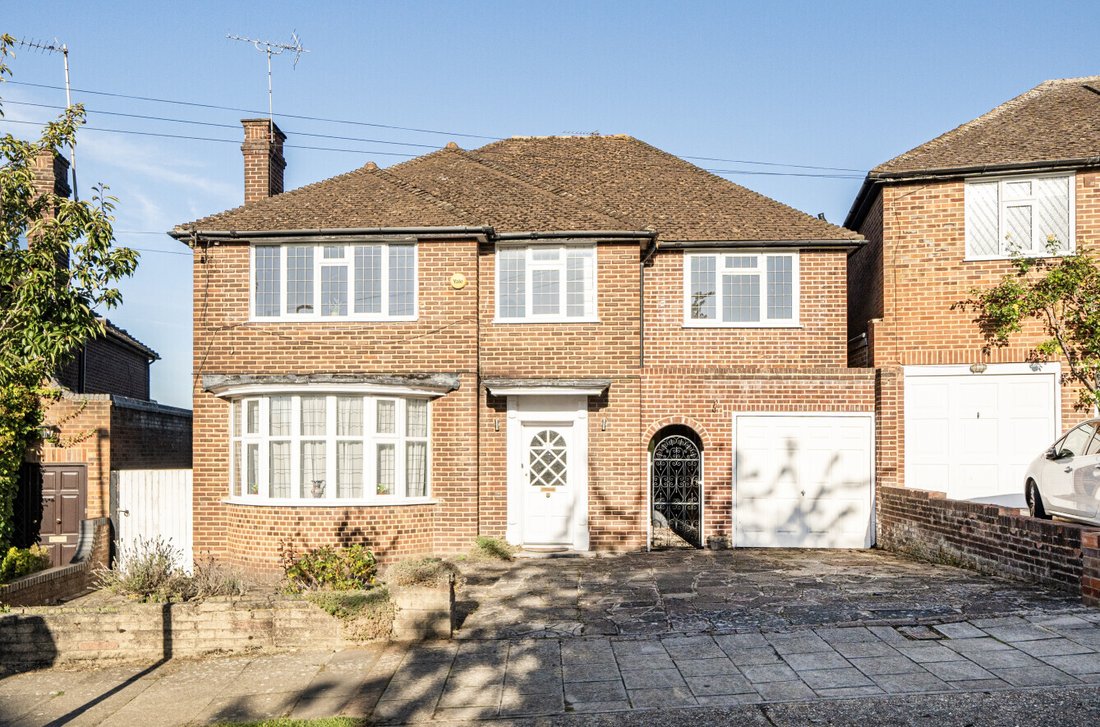 House in Barnet, England 1 - 16825188