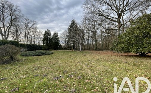 Castle for Sale in Houdan, Île-de-France, France