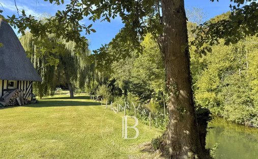 House in Le Vaudreuil, Normandy, France 1