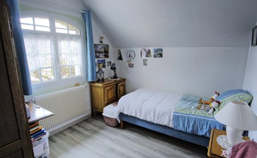 North Caen, Castle (12 Bedrooms) By The Seaside With Outbuildings Set In 1.1 Ha (2.47 Acres) Of Encl