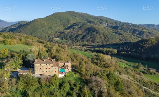 Casa di campagna a Pietralunga, Umbria, Italia 1