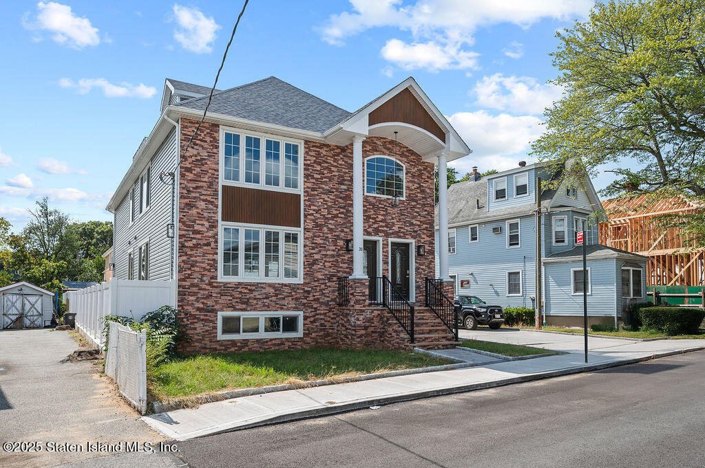 House in New York, New York, United States 2 - 16825157