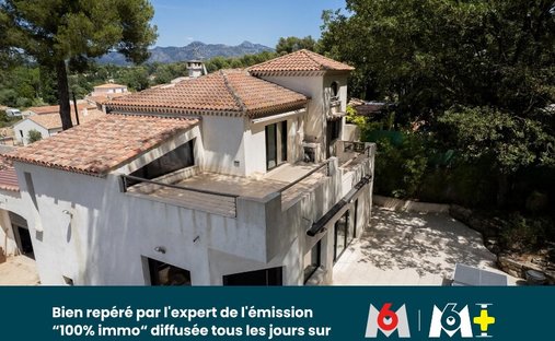 Castle for Sale in Aubagne, Provence-Alpes-Côte d'Azur, France