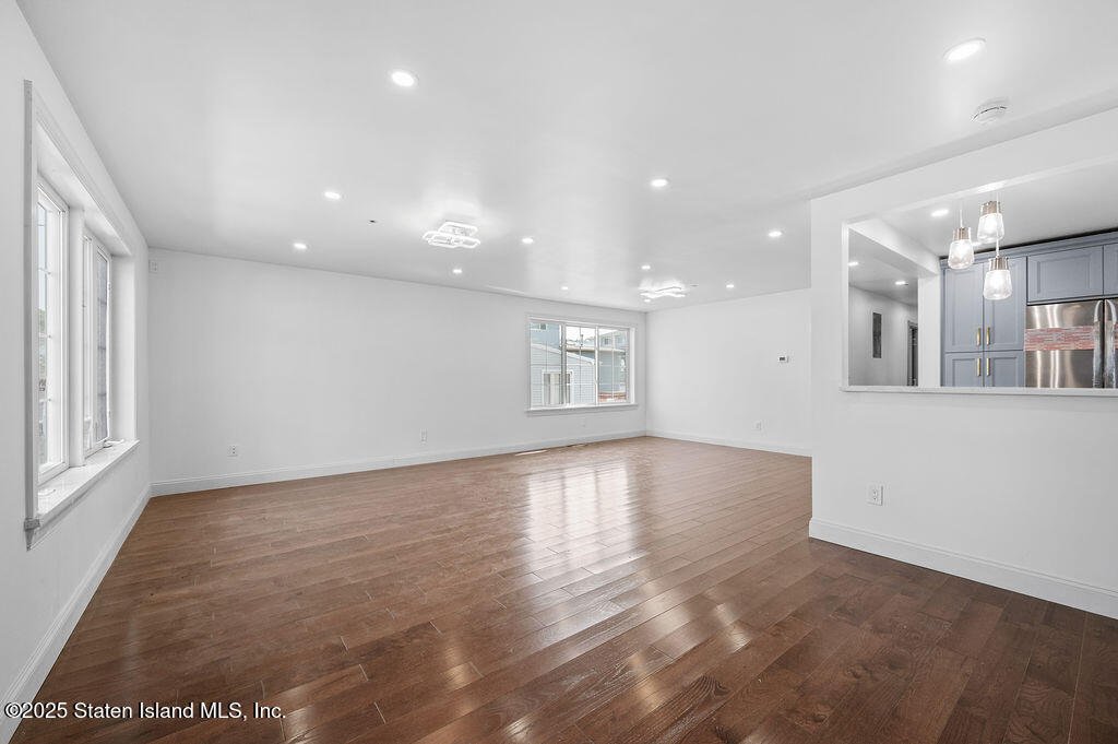 House in New York, New York, United States 4 - 16825157