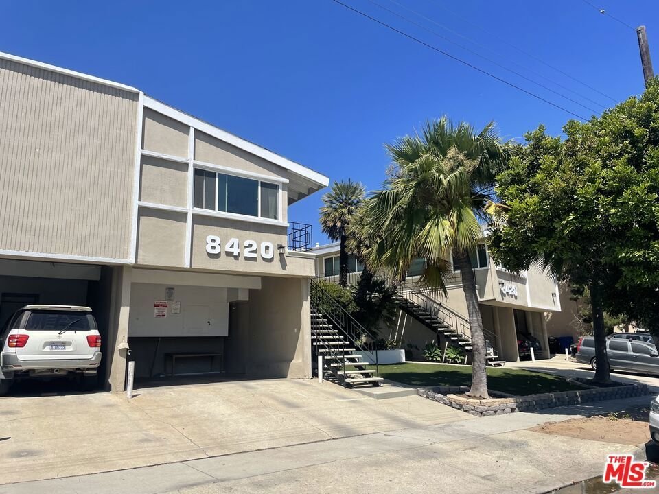 Los Angeles, California, United States 2 - 16687060