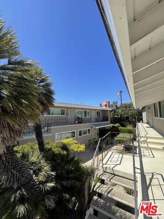 Los Angeles, California, United States 3 - 16687060