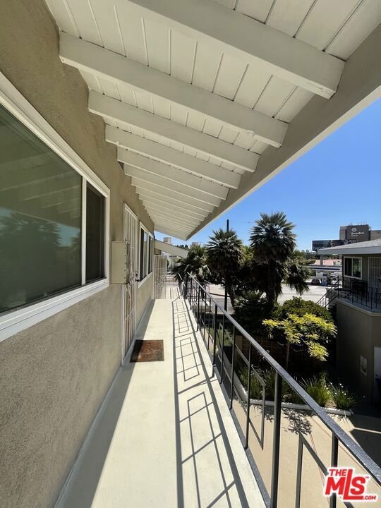 Los Angeles, California, United States 4 - 16687060