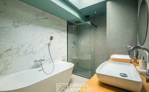 Splendid 19th Century Château, Renovated And Full Of Timeless Charm, Located Just Outside Bordeaux