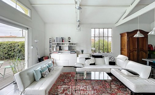 Castle for Sale in Villenave-d'Ornon, Nouvelle-Aquitaine, France