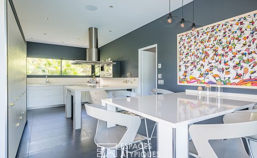 Castle for Sale in Bouliac, Nouvelle-Aquitaine, France