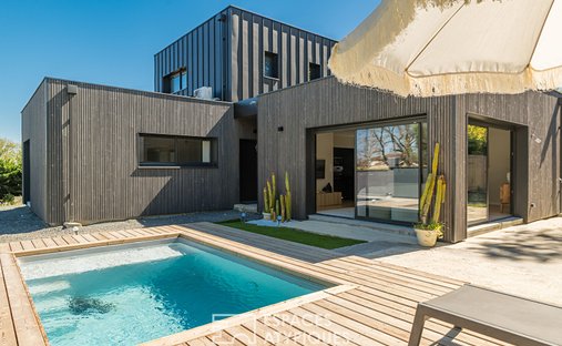 Villa in Centre, Carbon-Blanc, France 1