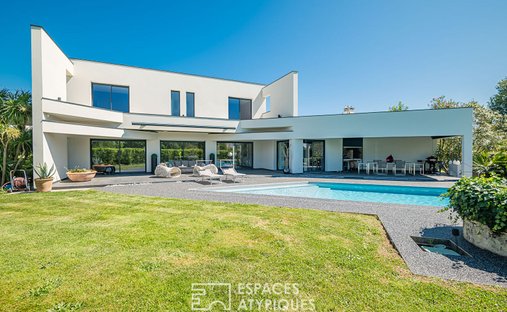 Castle for Sale in Bouliac, Nouvelle-Aquitaine, France