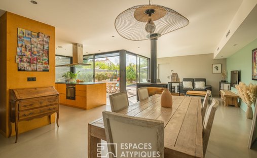 Splendid 19th Century Château, Renovated And Full Of Timeless Charm, Located Just Outside Bordeaux