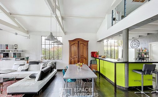 Castle for Sale in Villenave-d'Ornon, Nouvelle-Aquitaine, France