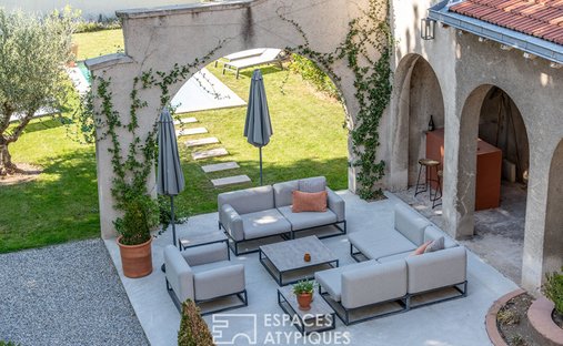 Castle for Sale in Valence, Auvergne-Rhône-Alpes, France