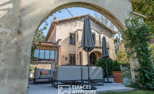 Castle for Sale in Valence, Auvergne-Rhône-Alpes, France