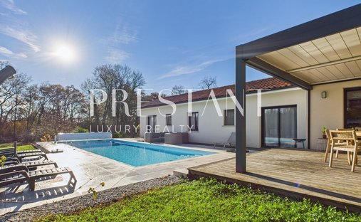 Castle for Sale in Peyrehorade, Nouvelle-Aquitaine, France