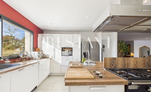 Castle for Sale in Peyrehorade, Nouvelle-Aquitaine, France