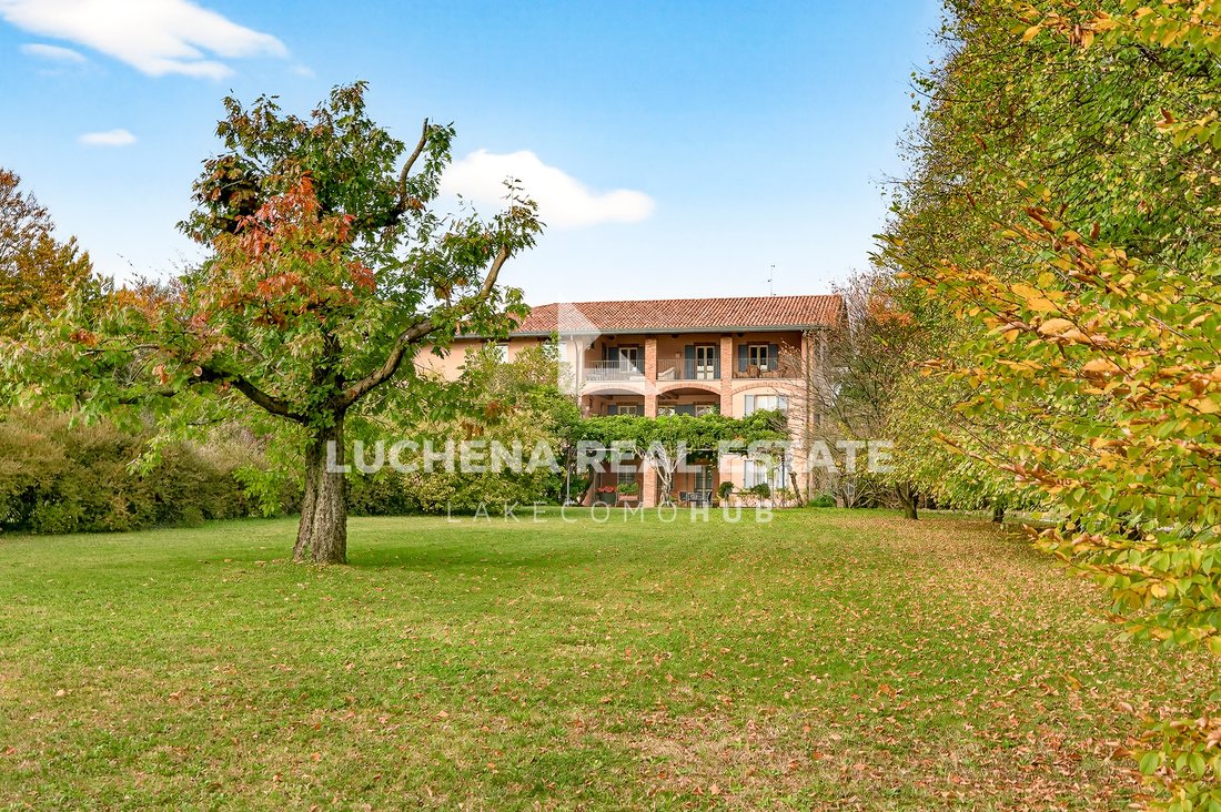 Villa in Brugnola, Cantu, Lombardy 1 - 16829626