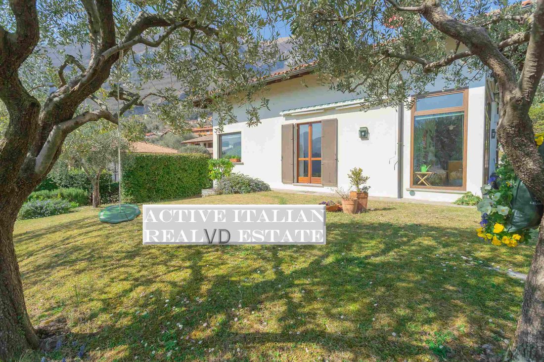 Villa a Tremezzina, Lombardia, Italia 1 - 16829462