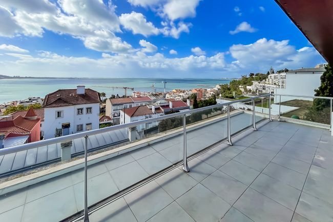 Apartment in Alges, Lisbon, Portugal 1 - 16829593