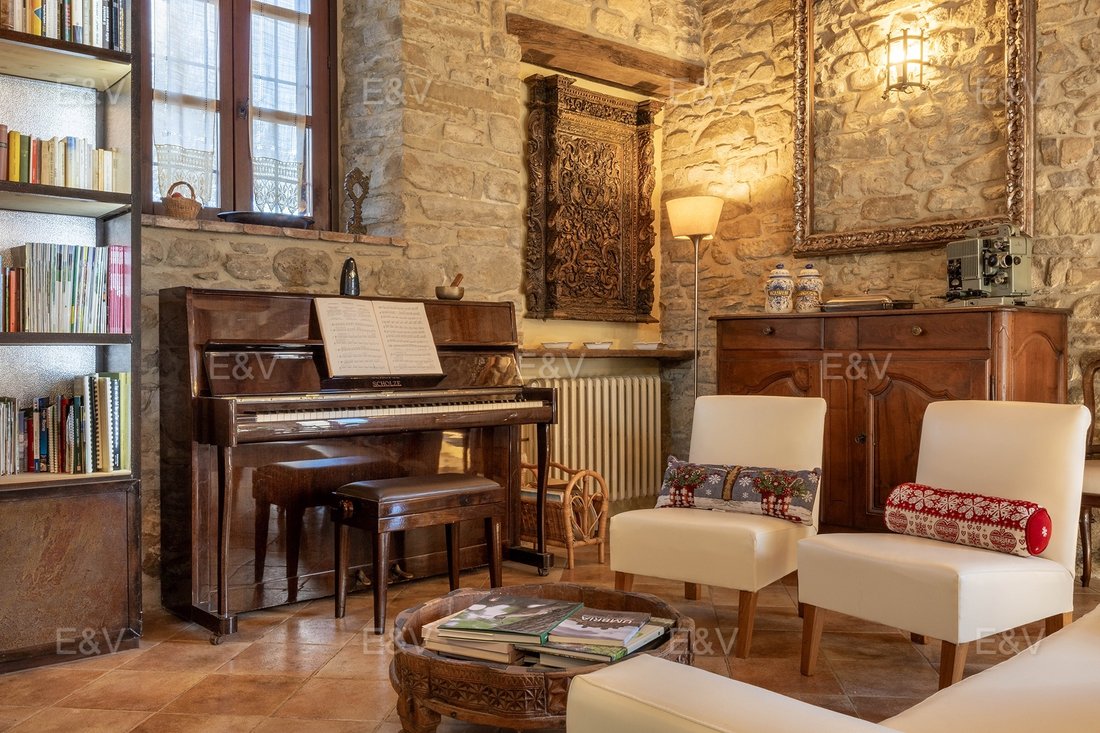 Casa di campagna a Gubbio, Umbria, Italia 2 - 16838508