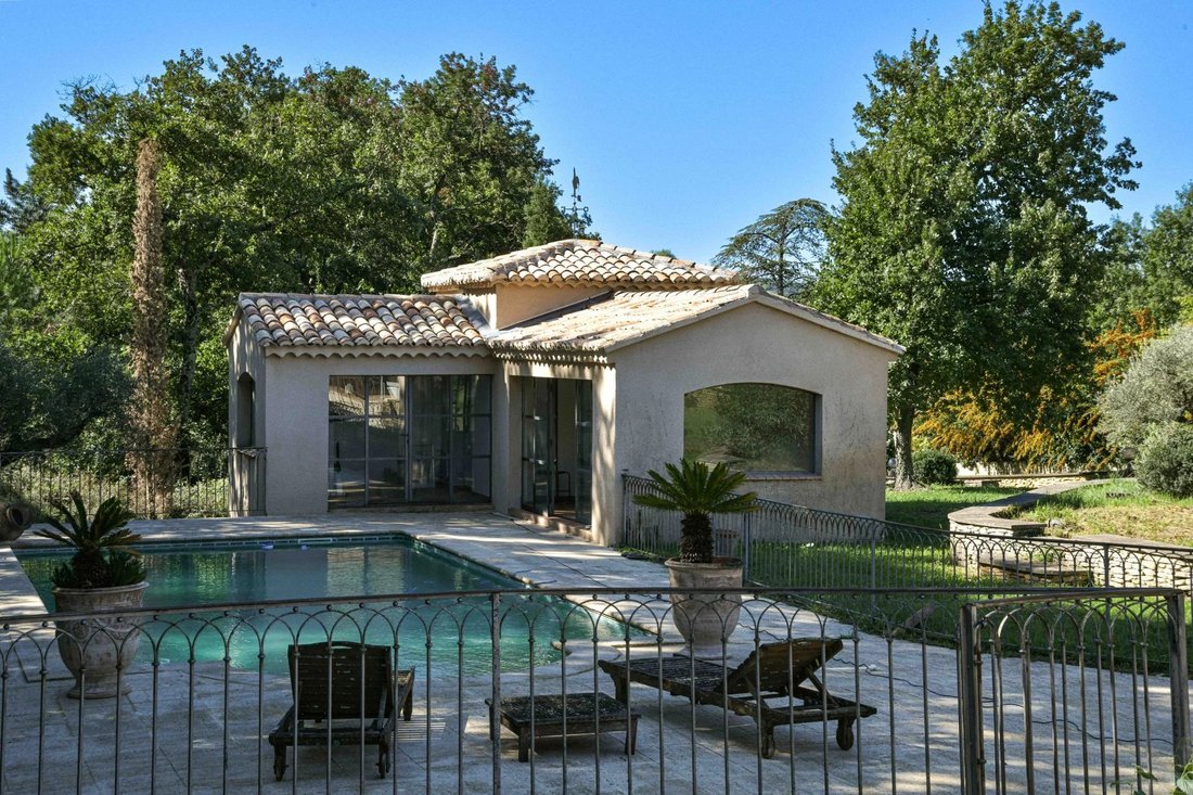 Estate in Castillon-du-Gard, Occitania, France 3 - 16833126