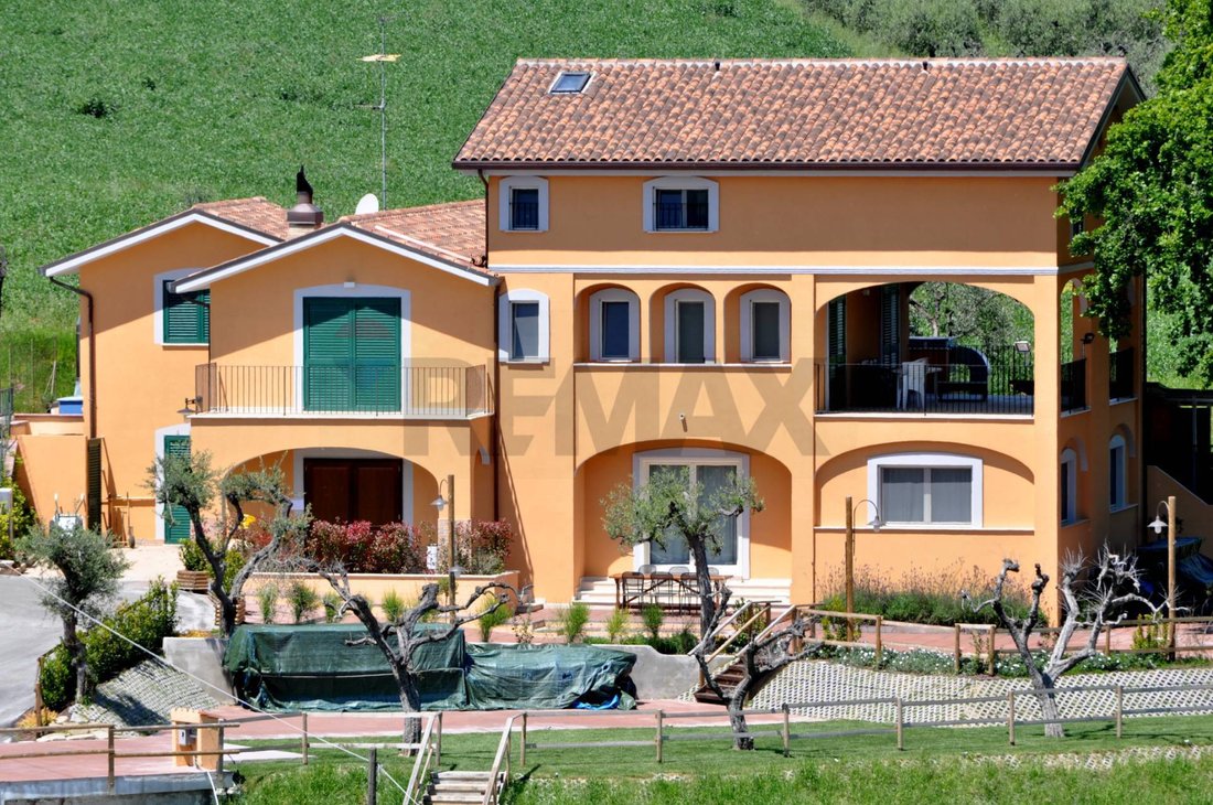 Villa in Lanciano, Abruzzo, Italy 3 - 16834196