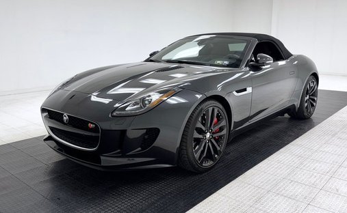 8 062 Miles/Supercharged 3.0L DOHC V6/ZF 8-Speed Auto/Showroom Fresh/Fast Luxury in Morgantown, United States 1