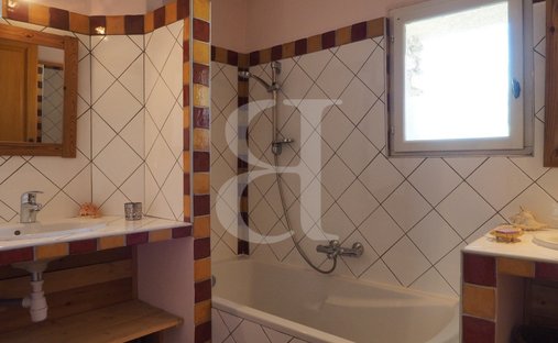 Ensemble Immobilier Avec Gites à 5 Min De Vaison La Romaine