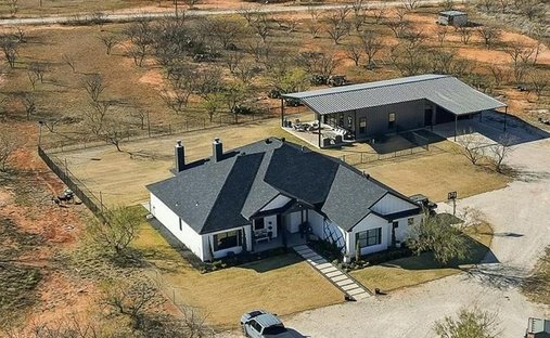House in Lawn, Texas, United States 1