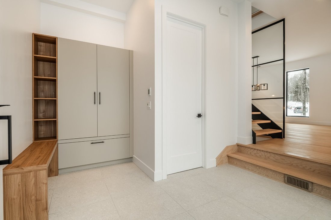 House in Saint-Jérôme, Quebec, Canada 5 - 16836869