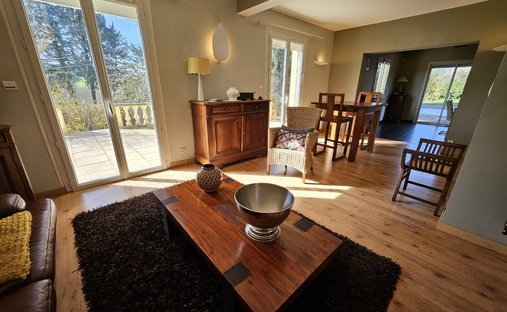 Castle for Sale in Périgueux, Nouvelle-Aquitaine, France