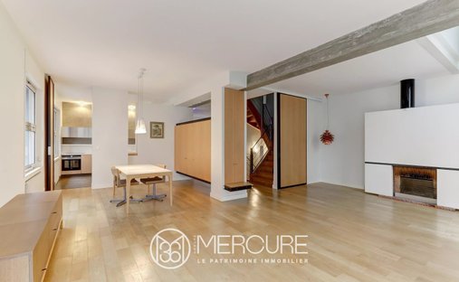 Castle for Sale in Clermont-Ferrand, Auvergne-Rhône-Alpes, France