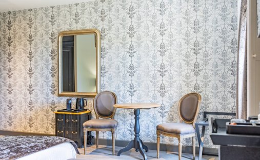 Castle for Sale in Carpentras, Provence-Alpes-Côte d'Azur, France