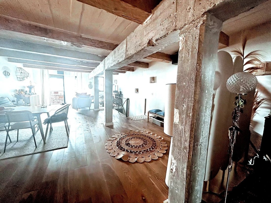 Apartment in Saint Victor, 7e Arrondissement, Marseille 3 - 16831003