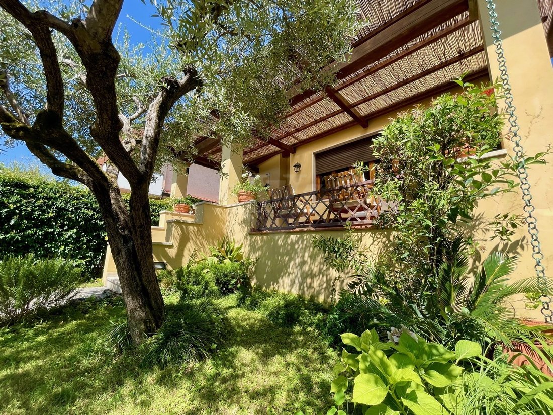 Villa in Tonfano, Pietrasanta, Italy 5 - 16837533